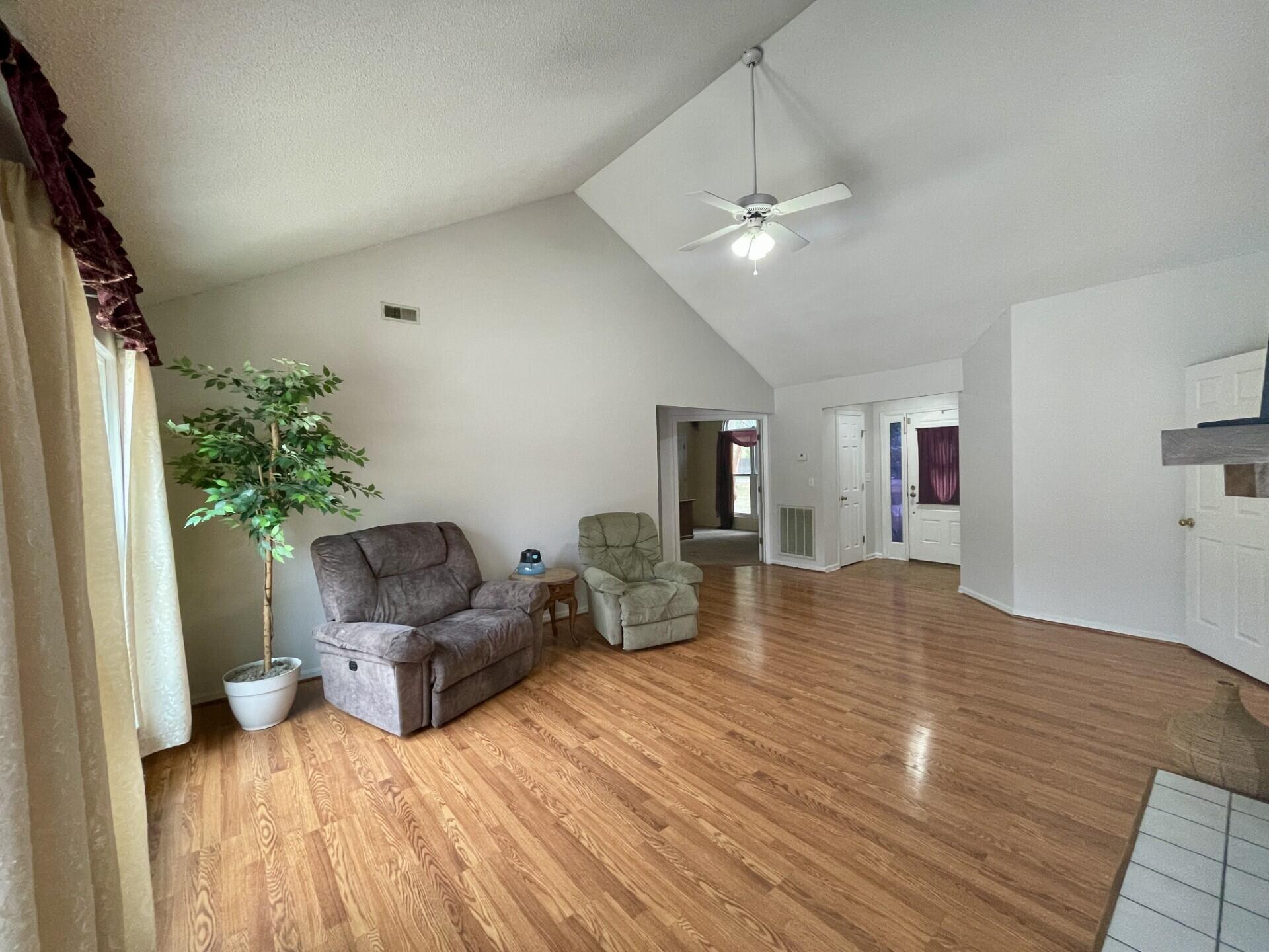 219 Gloria Street Walterboro, SC 29488 - Photo 6 of 45 1 liv