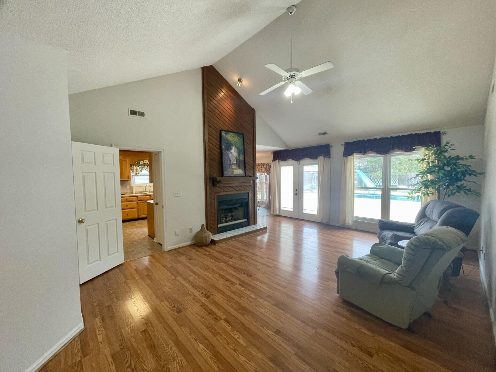 219 Gloria Street Walterboro, SC 29488 - Photo 7 of 45 2 liv