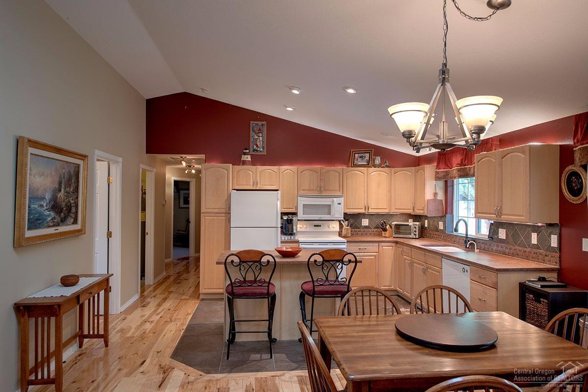 17200 Gadwall Road Bend, OR 97707 - Photo 10 of 25 Additional Photo