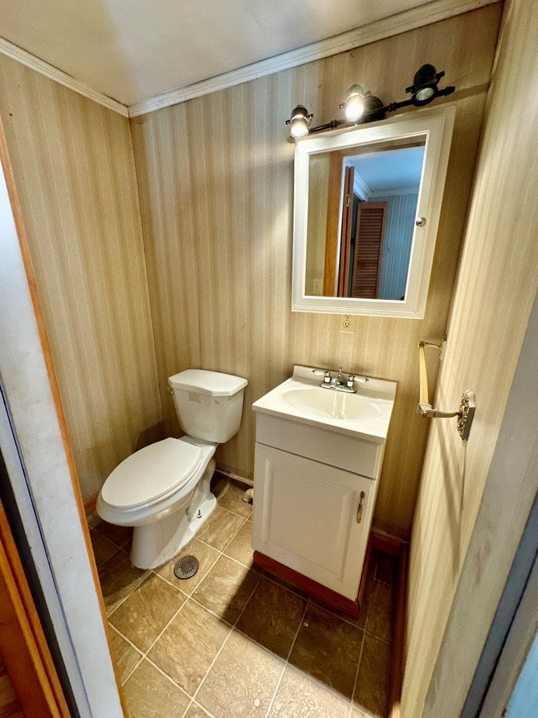 10670 Raystown Road Huntingdon, PA 16652 - Photo 52 of 60 Ensuite 1/2 bath w/Bedroom #1