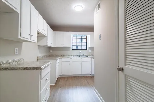 $118,000 | 6437 Stone Way, Morrow, GA 30260