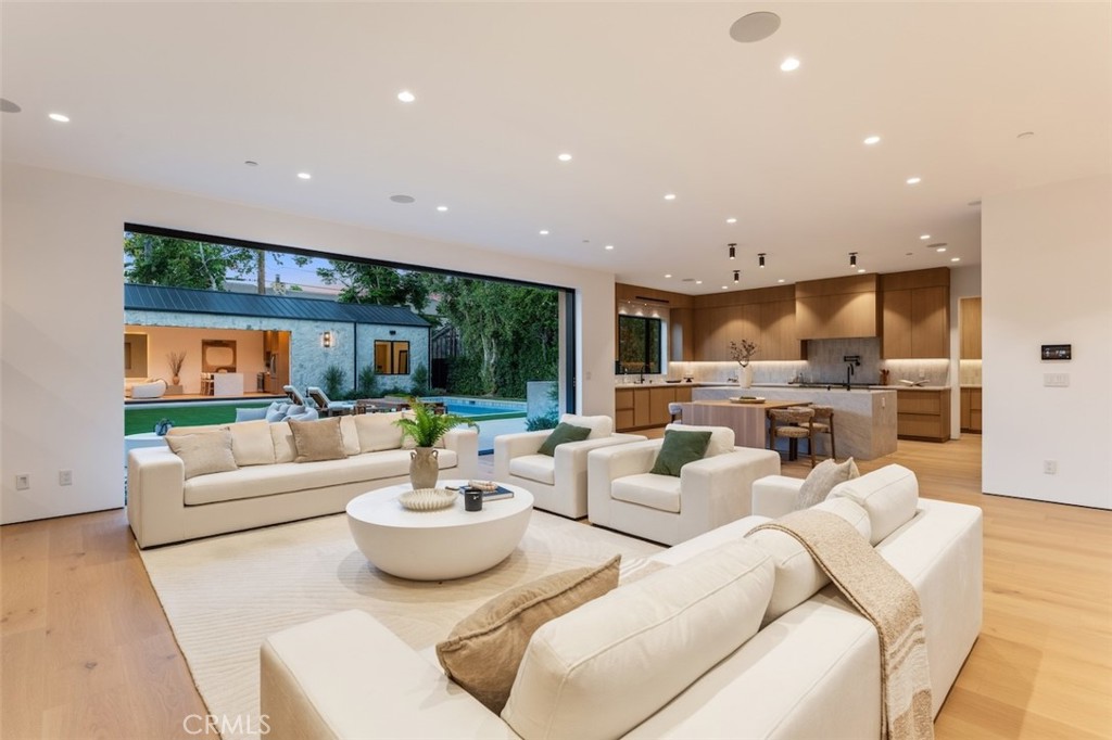 10433 Valley Spring Lane Toluca Lake, CA 91602 - Photo 21 of 69