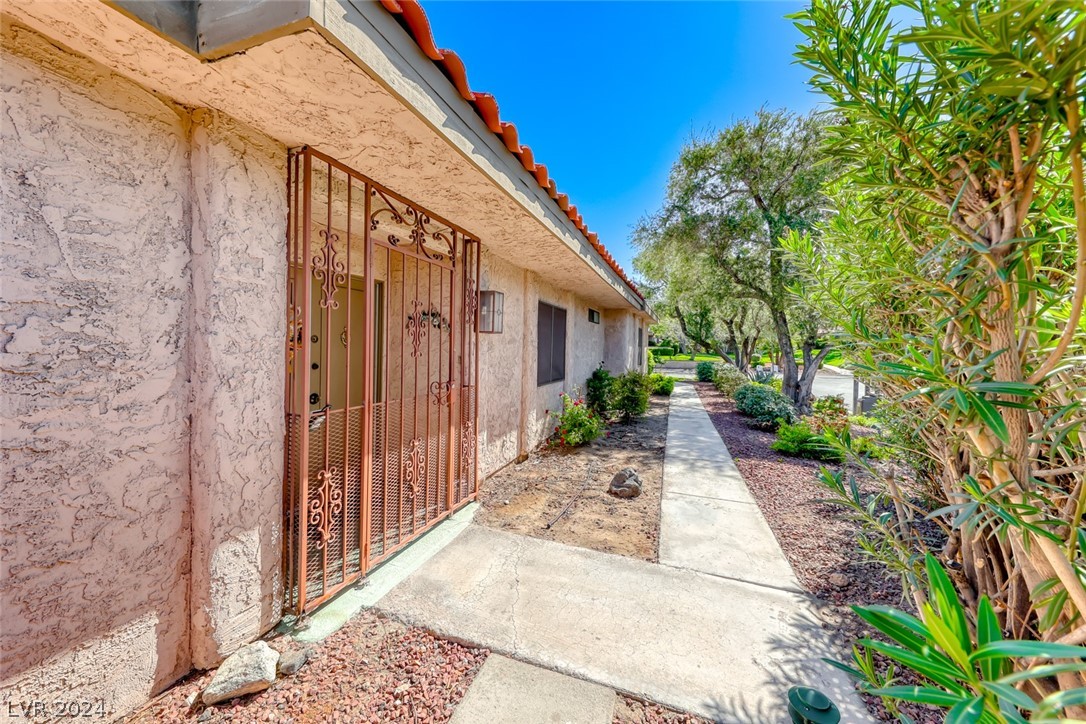 2406 Sabado Street Las Vegas, NV 89121 - Photo 11 of 46