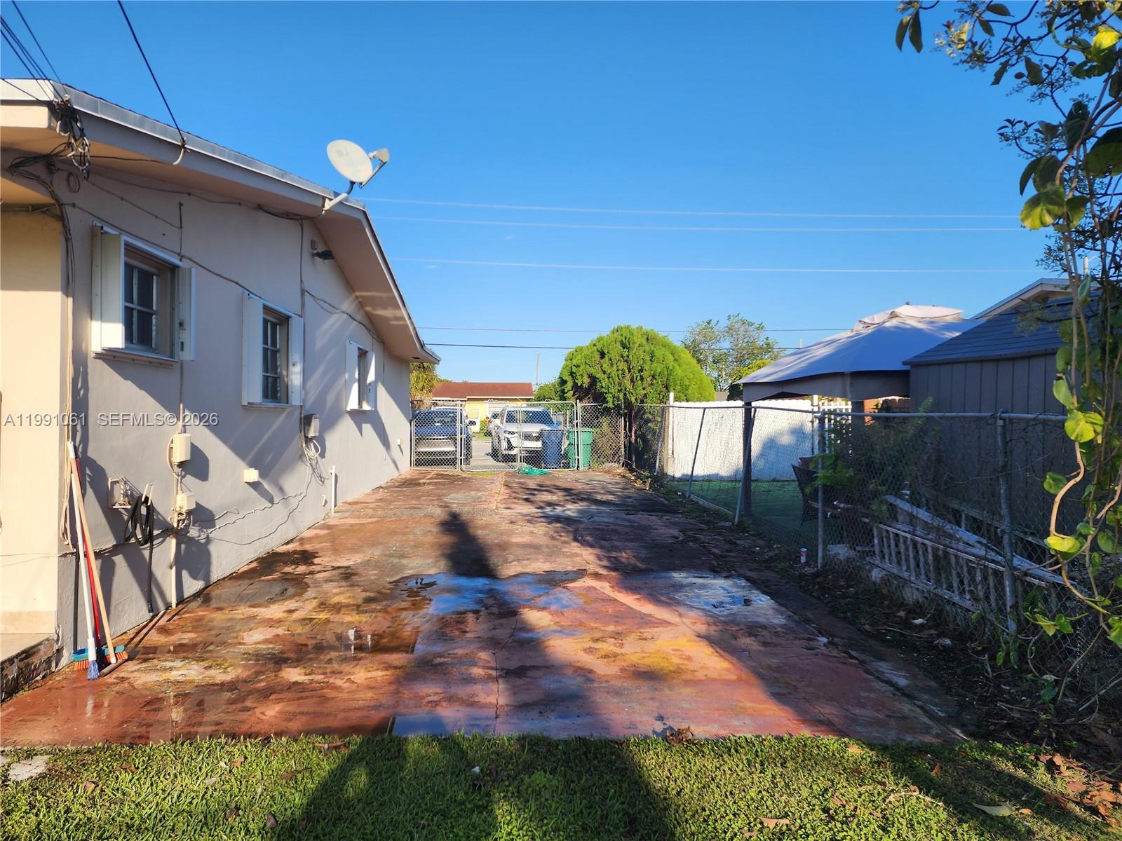 120 Southwest 80th Avenue Miami, FL 33144 - Photo 6 of 10