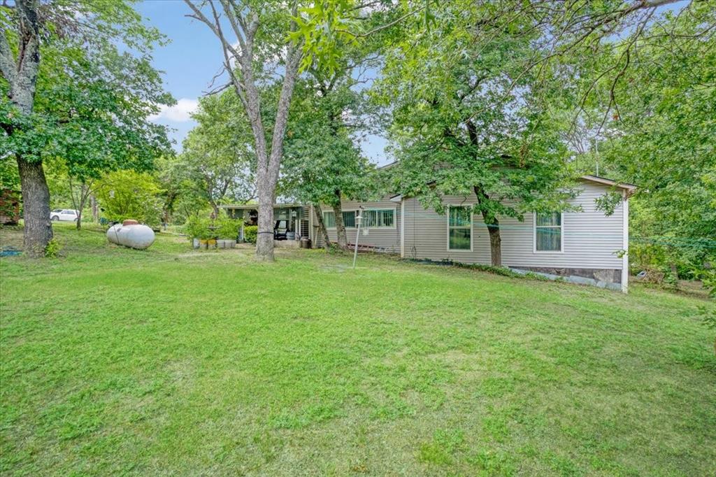 1250 Garrett Road Whitewright, TX 75491 - Photo 6 of 16