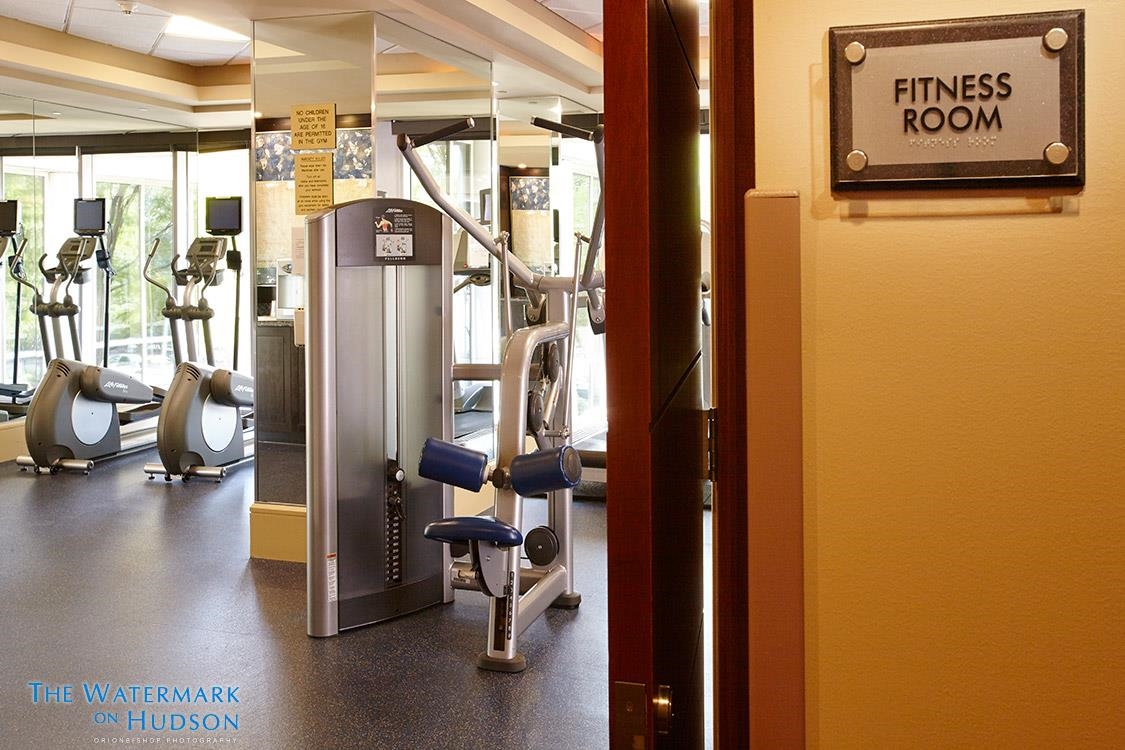8100 River Road, Unit 1203 North Bergen, NJ 07047 - Photo 25 of 31 a view of a hallway with interior of the house
