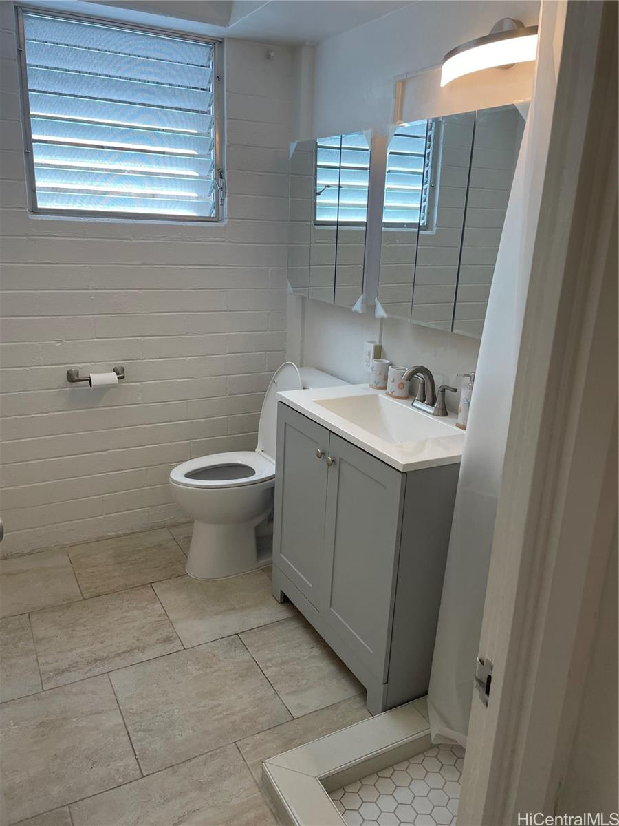 410 Nāhua Street, Unit 106 Honolulu, HI 96815 - Photo 8 of 18