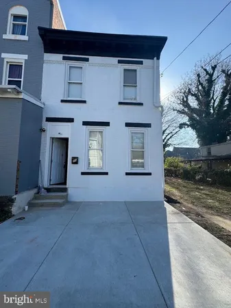 $1,990 | 50 East Bringhurst Street, Philadelphia, PA 19144