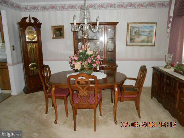 8631 Delegge Road Baltimore, MD 21237 - Photo 4 of 20 Dining Room