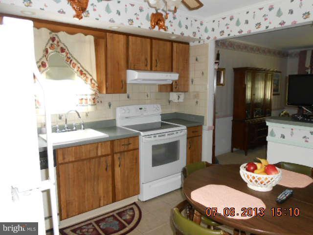8631 Delegge Road Baltimore, MD 21237 - Photo 5 of 20 Kitchen
