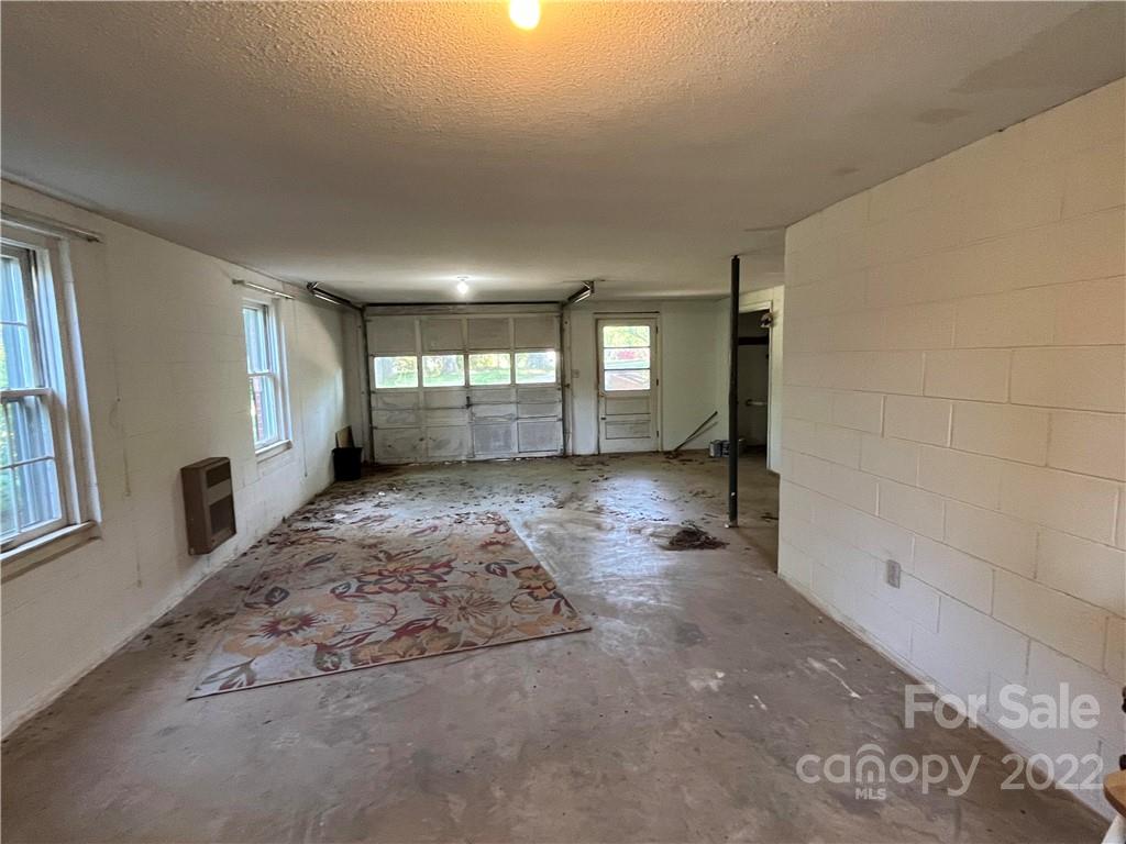 506 8th Street Southwest Conover, NC 28613 - Photo 32 of 38 an empty room with windows
