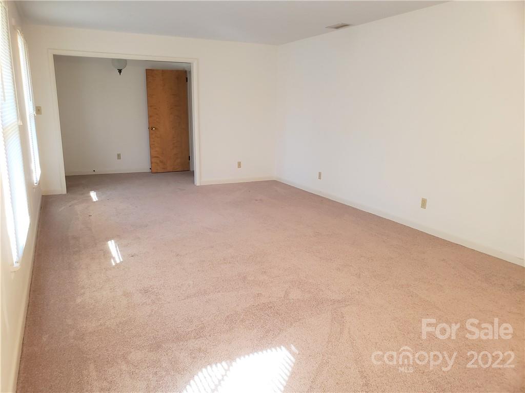 506 8th Street Southwest Conover, NC 28613 - Photo 5 of 38 a view of empty room