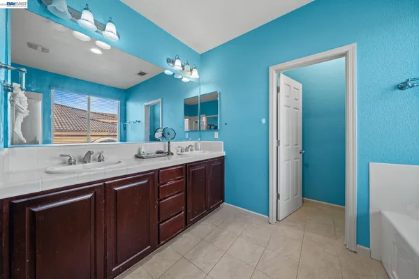 $715,000 | 30 Renoir Court, Oakley, CA 94561
