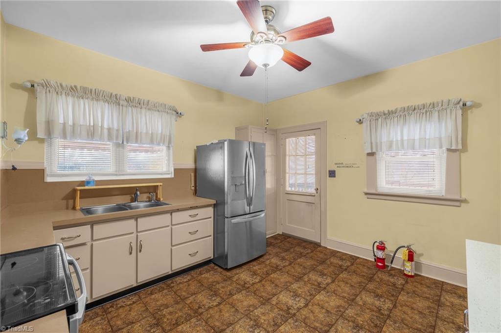 1222 East Meadow Road Eden, NC 27288 - Photo 13 of 43