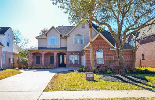 $3,595 | 5835 Stratford Gardens Drive, Sugar Land, TX 77479
