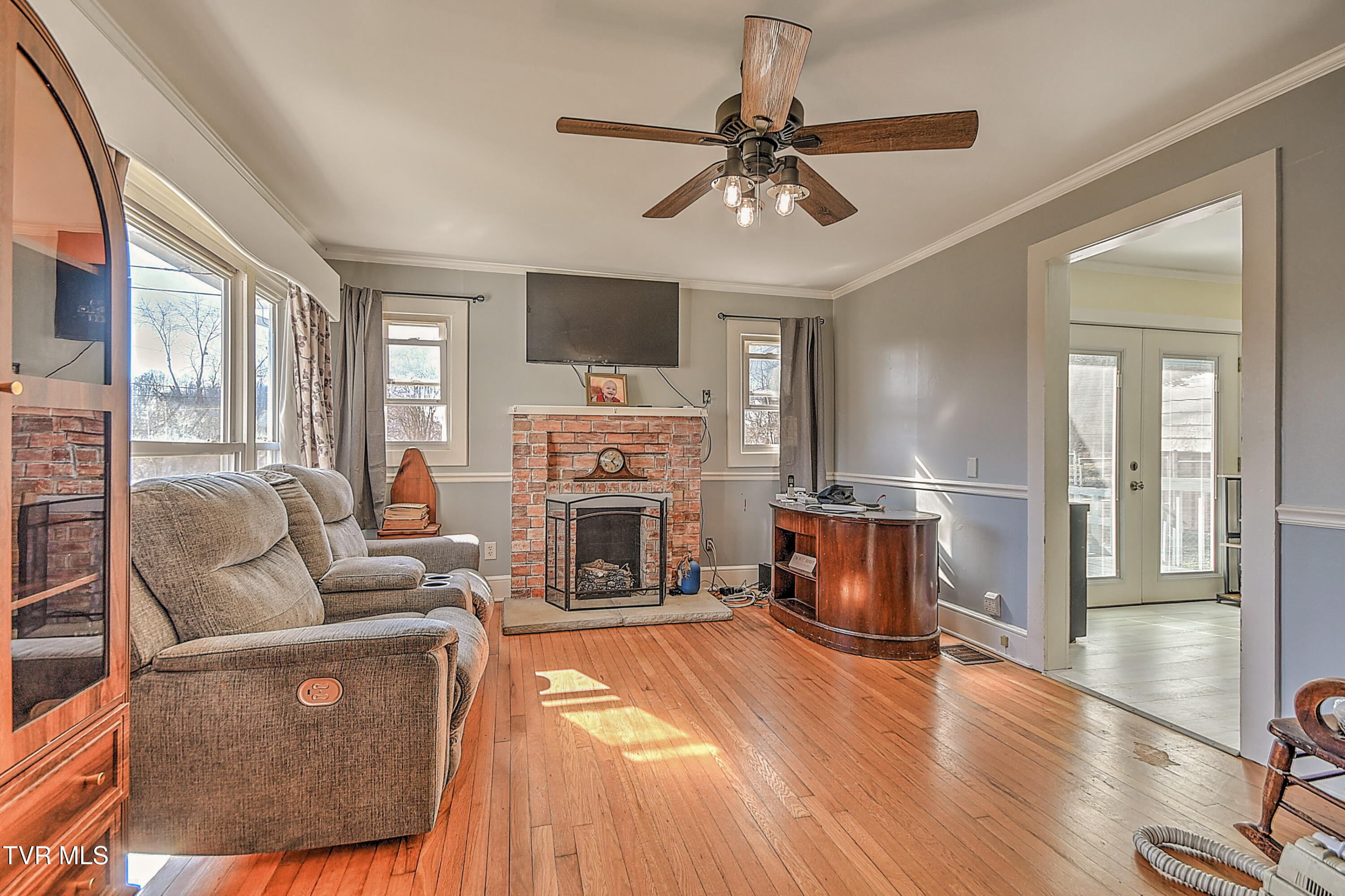 163 Island Road Kingsport, TN 37664 - Photo 3 of 35 163 Island JG-4