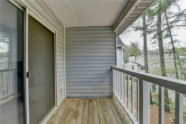 $260,000 | 518 Glenleaf Drive, Peachtree Corners, GA 30092