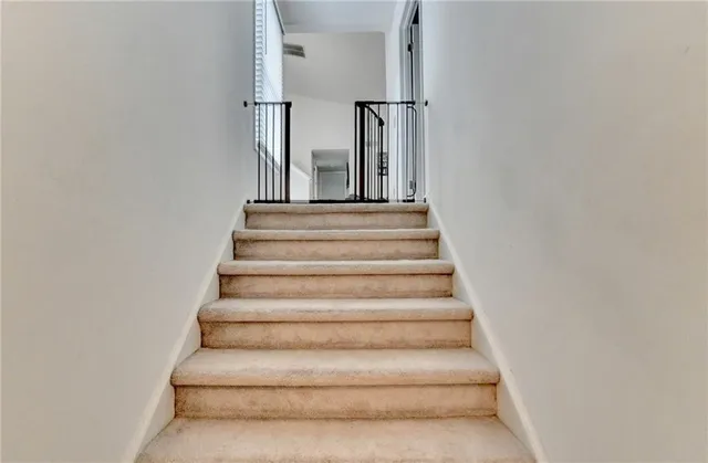 $260,000 | 518 Glenleaf Drive, Peachtree Corners, GA 30092