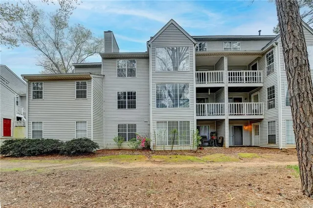 $260,000 | 518 Glenleaf Drive, Peachtree Corners, GA 30092