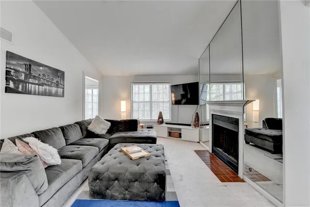 $260,000 | 518 Glenleaf Drive, Peachtree Corners, GA 30092