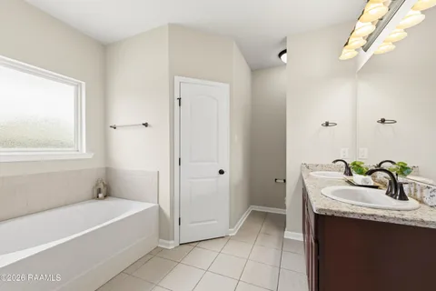 $244,900 | 102 St Kenan Street, Youngsville, LA 70592