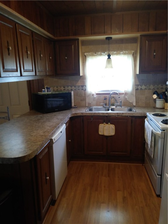7 Lane East Coventry, RI 02816 - Photo 9 of 11 Gallery Image 9
