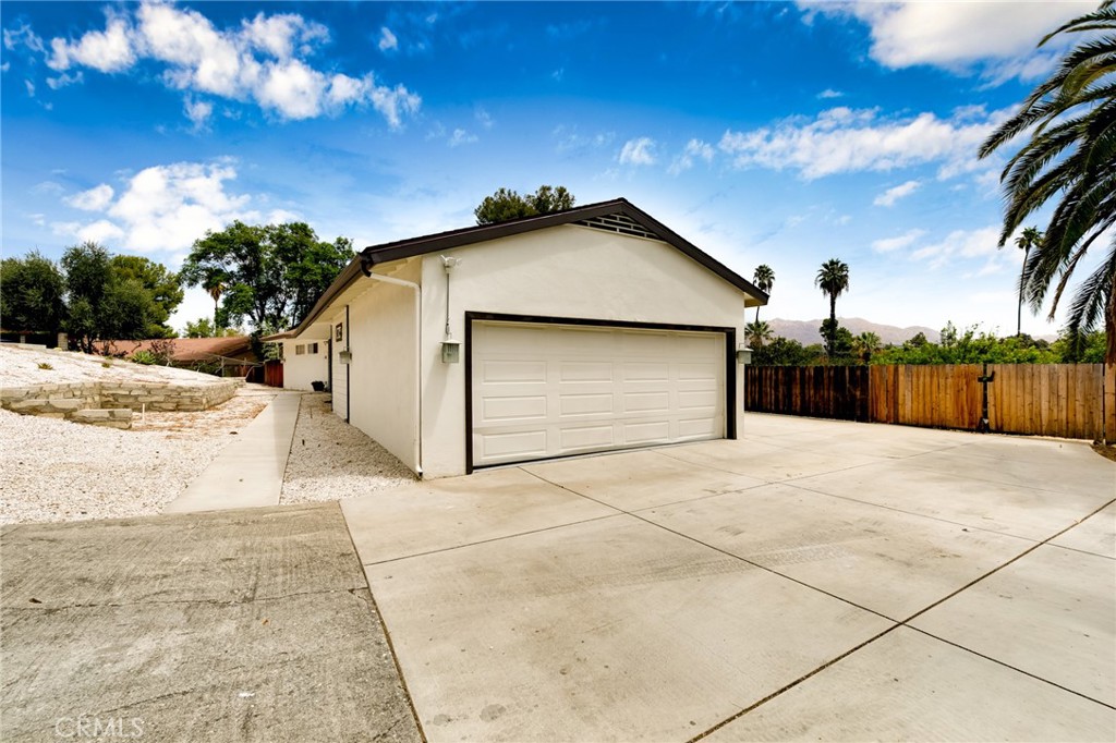 2128 Oak Crest Drive Riverside, CA 92506 - Photo 33 of 39 Gallery Image 33
