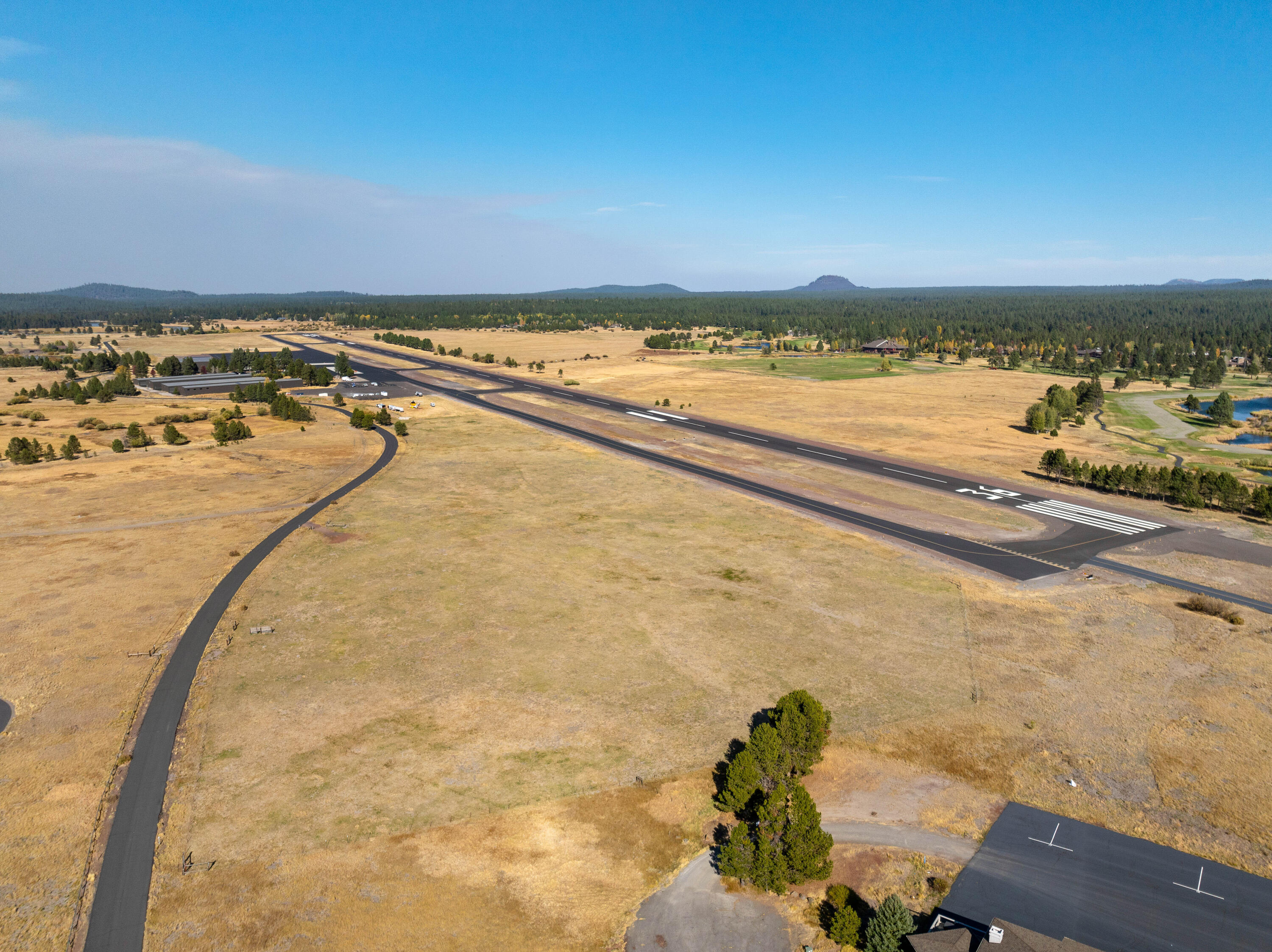 56902 River Road, Unit 6 Sunriver, OR 97707 - Photo 34 of 44 Sunriver Airport