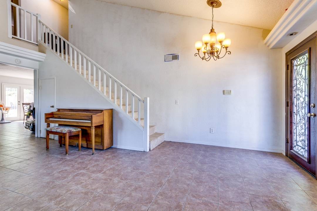 9618 Apple Street Spring Valley, CA 91977 - Photo 5 of 16 Gallery Image 5