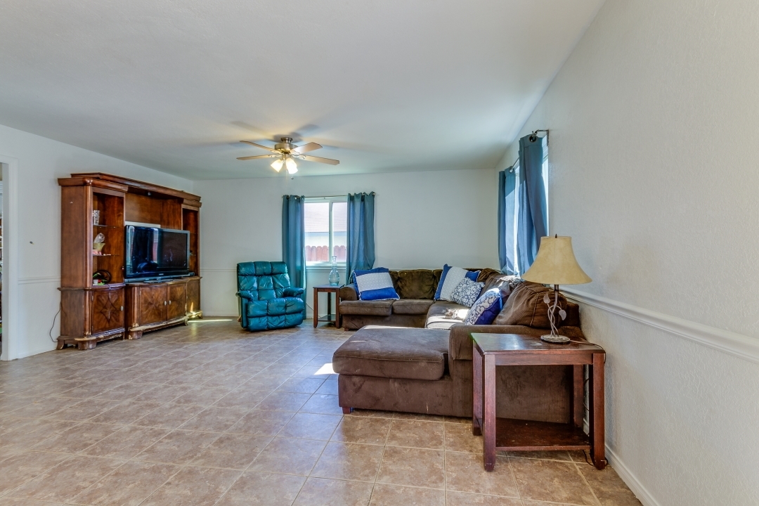 9618 Apple Street Spring Valley, CA 91977 - Photo 10 of 16 Gallery Image 10