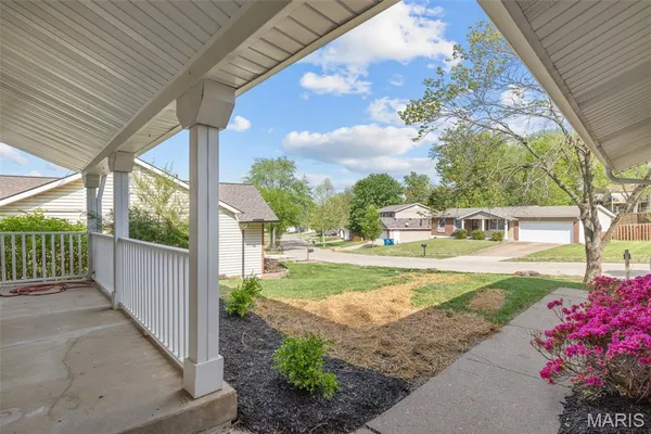 $335,000 | 1433 Glenlea Drive, Maryland Heights, MO 63043