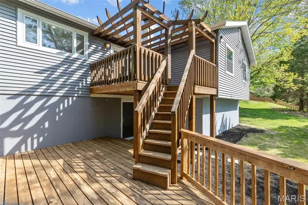 $335,000 | 1433 Glenlea Drive, Maryland Heights, MO 63043