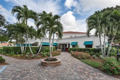 $625,000 | 515 Beachwalk Circle, Naples, FL 34108