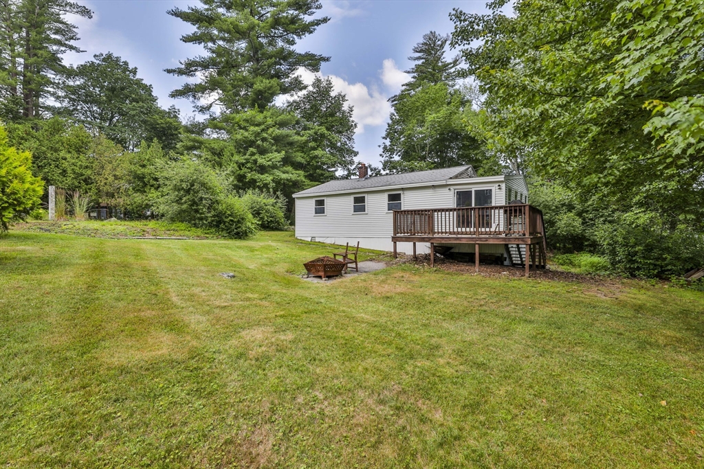 4 Cross Street Windham, NH 03087 - Photo 3 of 30 a house view with a garden space