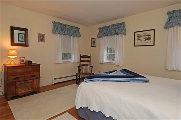 28 Wilmor Road Topsfield, MA 01983 - Photo 12 of 16