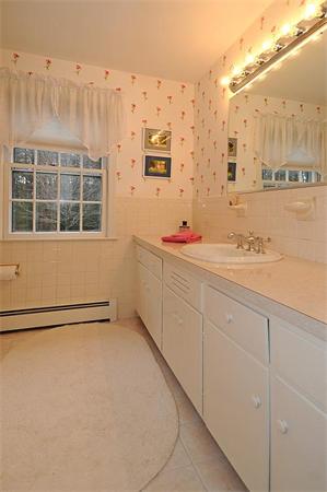 28 Wilmor Road Topsfield, MA 01983 - Photo 14 of 16