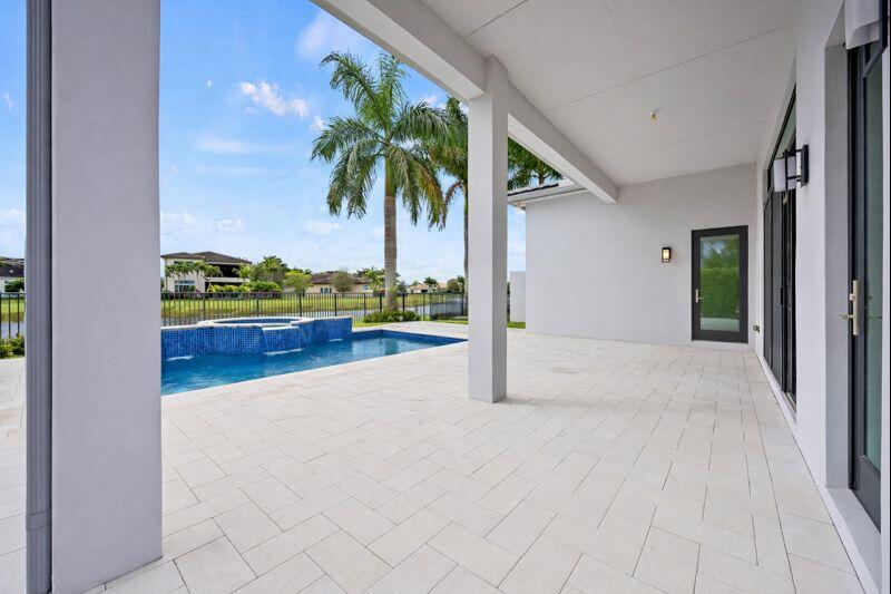 9168 Benedetta Place Boca Raton, FL 33496 - Photo 28 of 52 Patio
