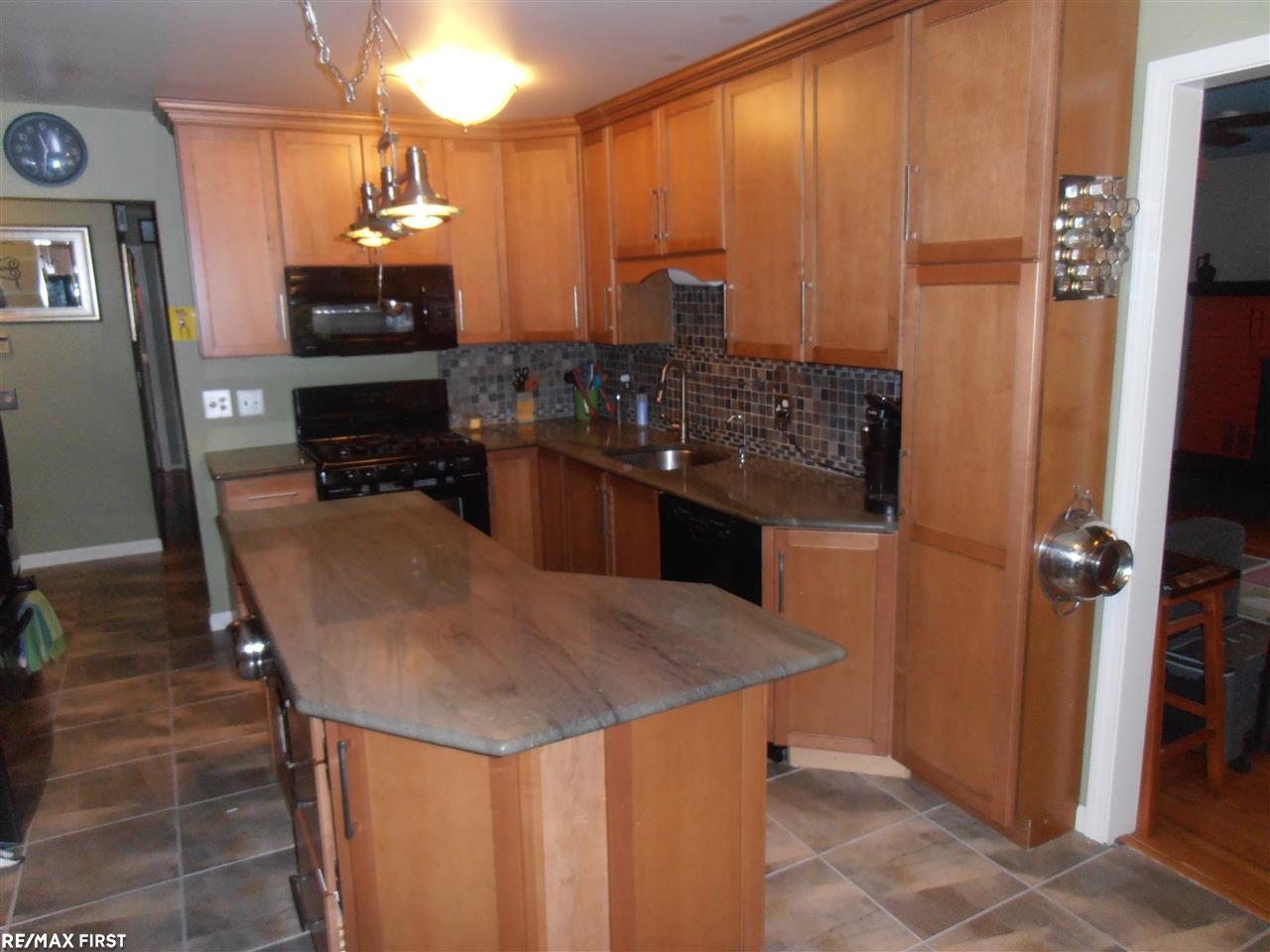 5014 Peekskill Drive Sterling Heights, MI 48310 - Photo 9 of 26 31364584-8.JPG