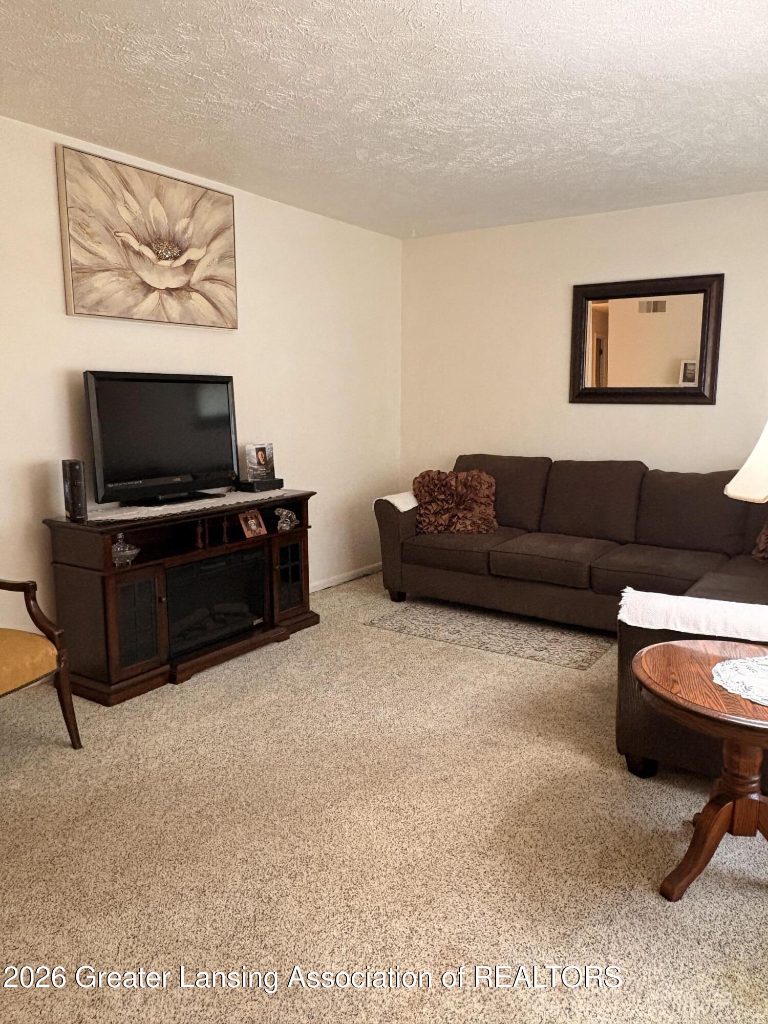 3012 Ingham Street Lansing, MI 48911 - Photo 4 of 30 Living Room