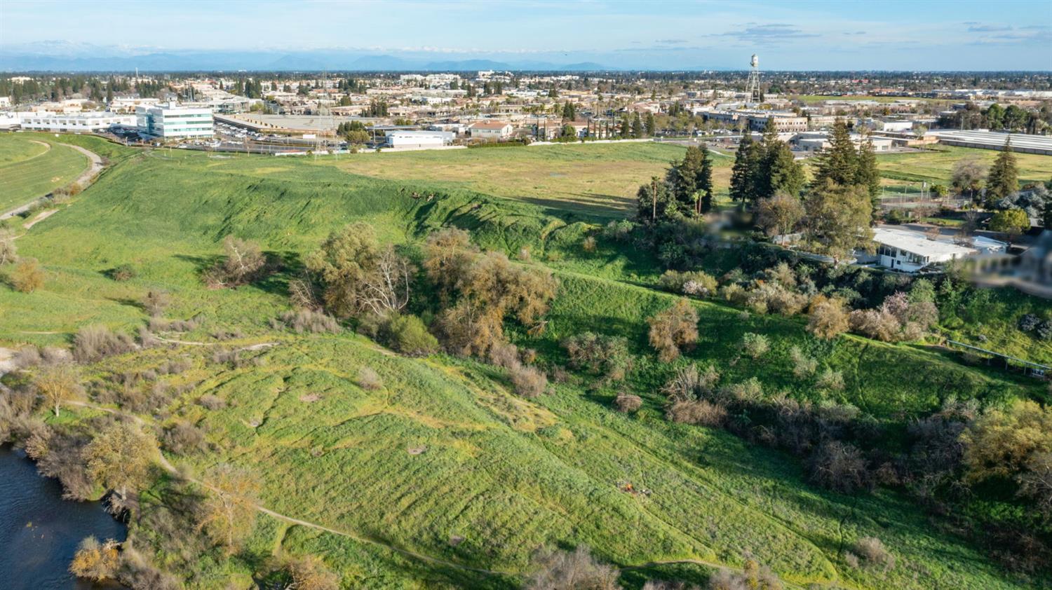 1230 West Moraga Road Fresno, CA 93711 - Photo 63 of 66 a view of a city and an ocean
