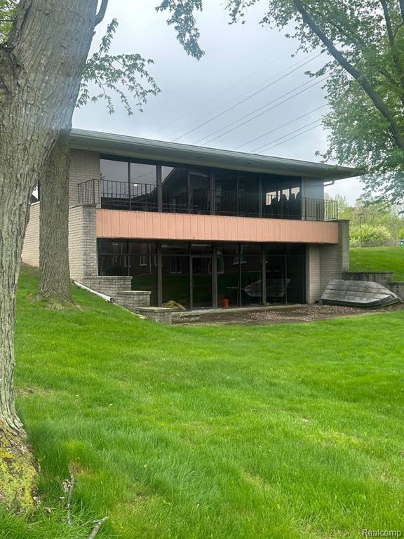 54667 Shelby Road Utica, MI 48316 - Photo 22 of 27 Gallery Image 22