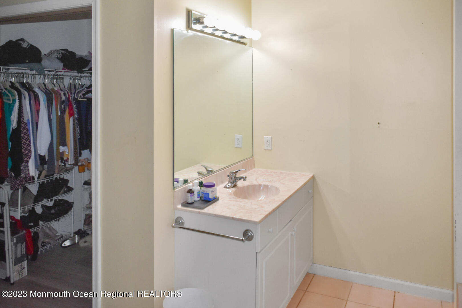 172 Compass Road Manahawkin, NJ 08050 - Photo 21 of 27 MBR Bathroom