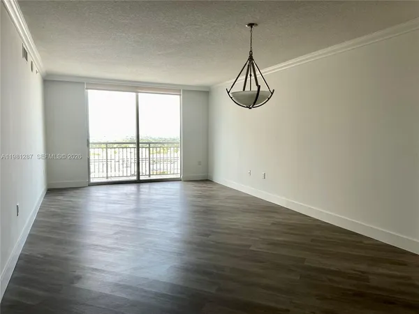 $3,700 | 9055 Southwest 73rd Court, Unit 1709, Miami, FL 33156