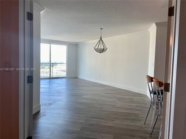 $3,700 | 9055 Southwest 73rd Court, Unit 1709, Miami, FL 33156