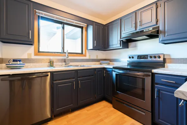 $244,000 | 5425 Orleans Lane North, Unit 6, Plymouth, MN 55442