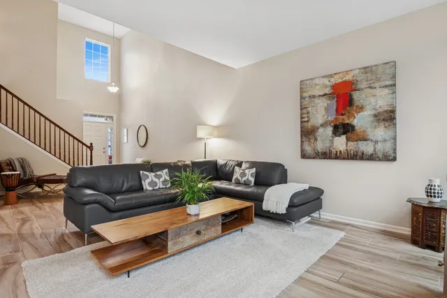 $267,500 | 469 South Jade Lane, Round Lake, IL 60073