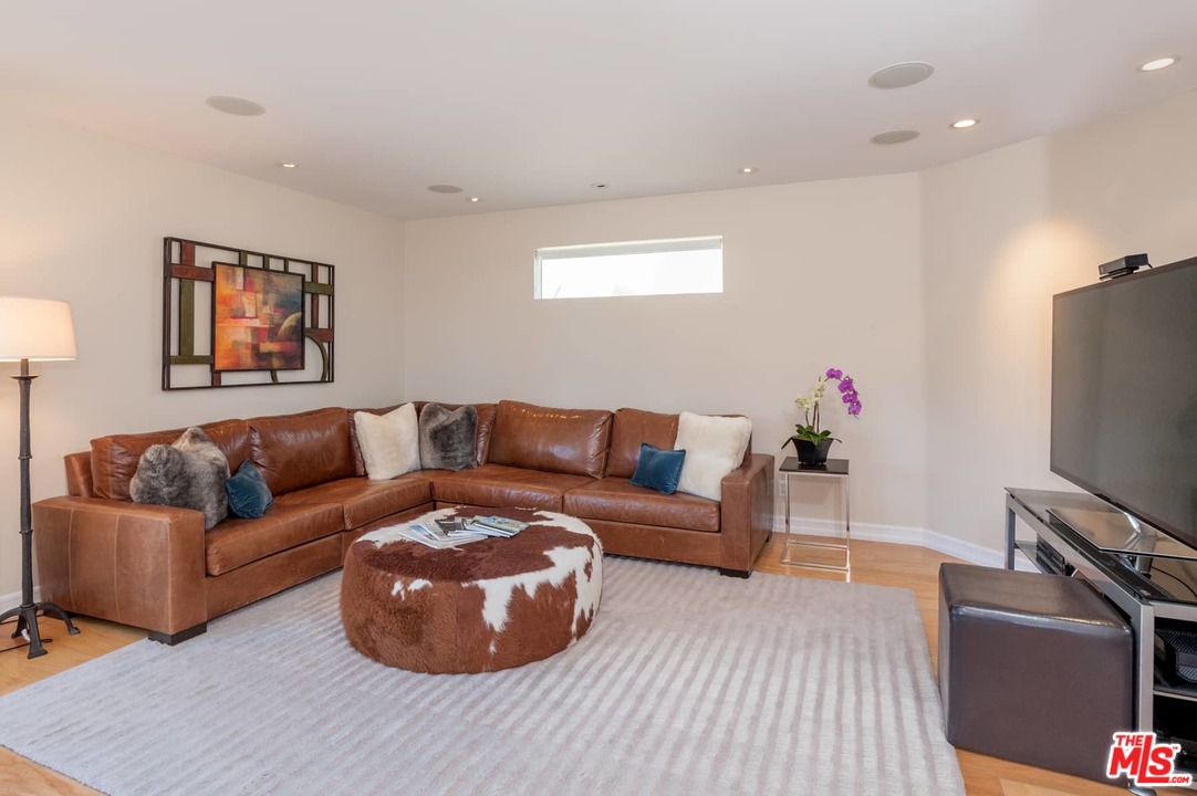 2265 Westridge Road Los Angeles, CA 90049 - Photo 16 of 37
