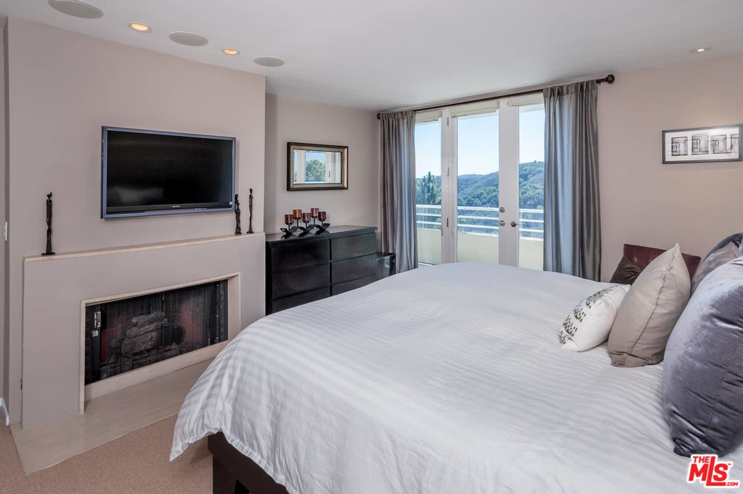 2265 Westridge Road Los Angeles, CA 90049 - Photo 20 of 37