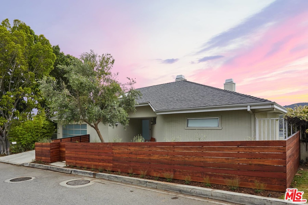 2265 Westridge Road Los Angeles, CA 90049 - Photo 3 of 37