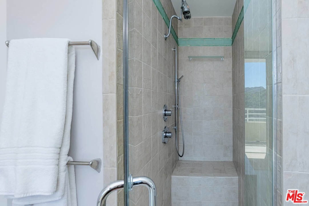 2265 Westridge Road Los Angeles, CA 90049 - Photo 23 of 37